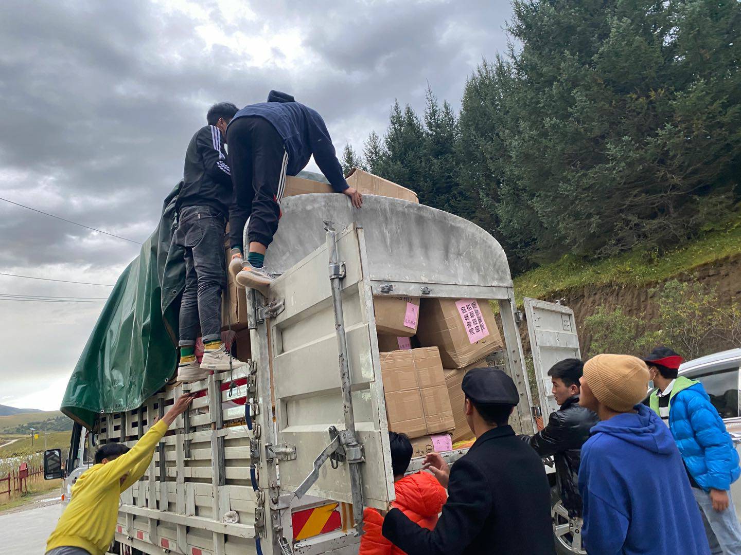 南宁舒明定制旅行服务有限公司公益回顾丨家国同欢月同圆 温暖满载甘孜州(图5)